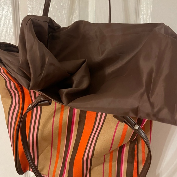 World Vision Striped Tote Bag - Picture 8 of 12